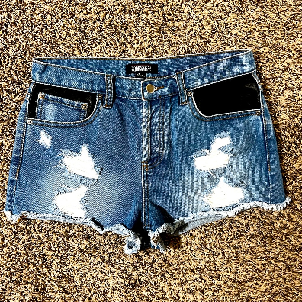 Forever 21 PREMIUM DENIM size (waist 28) Denim Shorties with Black Pockets